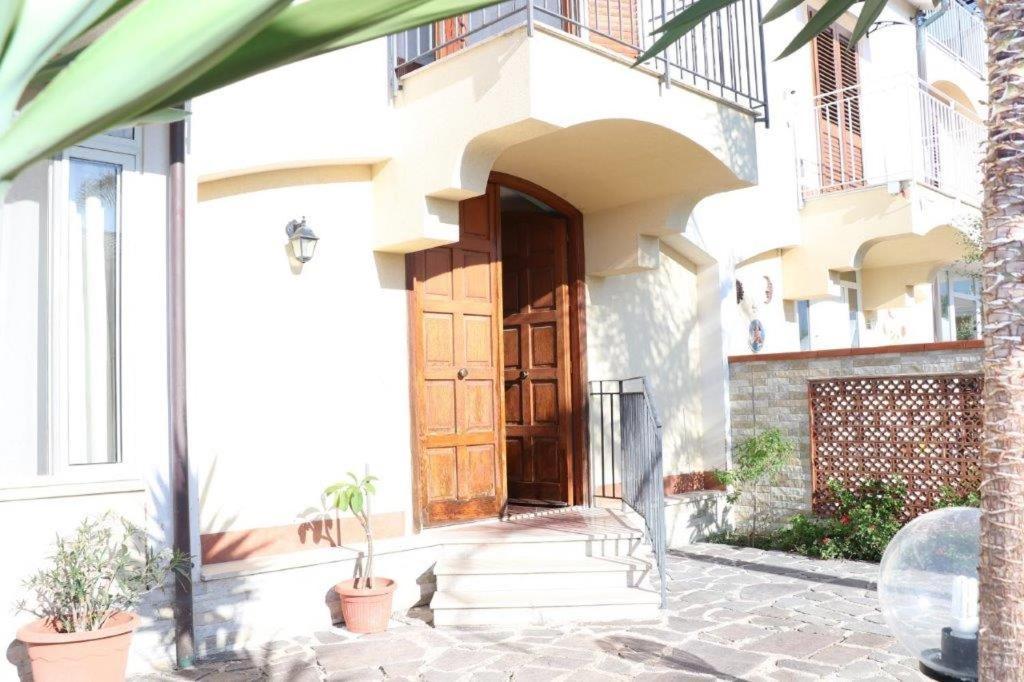 Villa Cavalluccio Marino Con Piscina Idromassaggio Карини Экстерьер фото